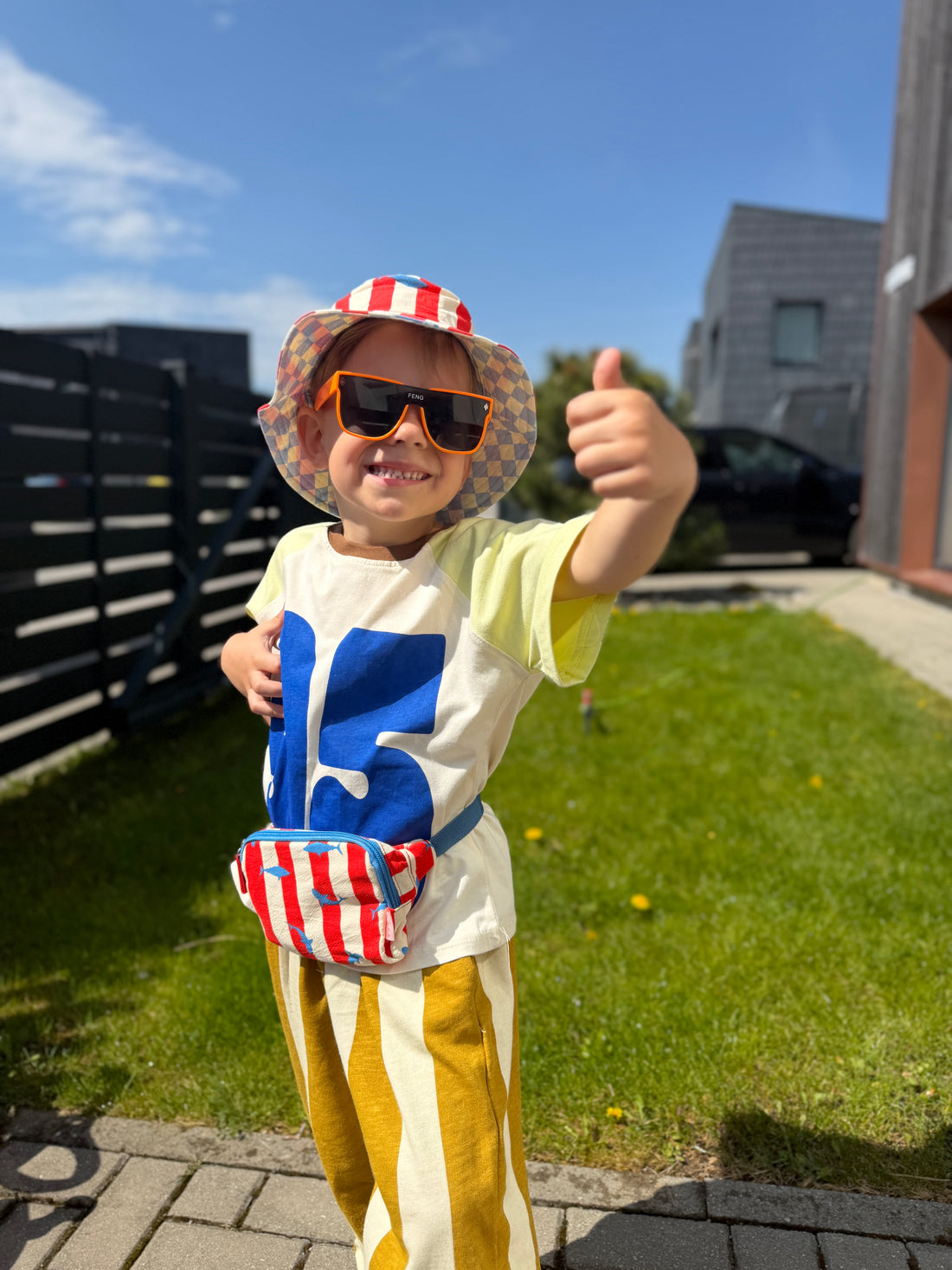 Rockahula Kids rinkinys „Shark“: juosmens rankinė ir dvipusė kepurė nuo saulės, 3–6 m.