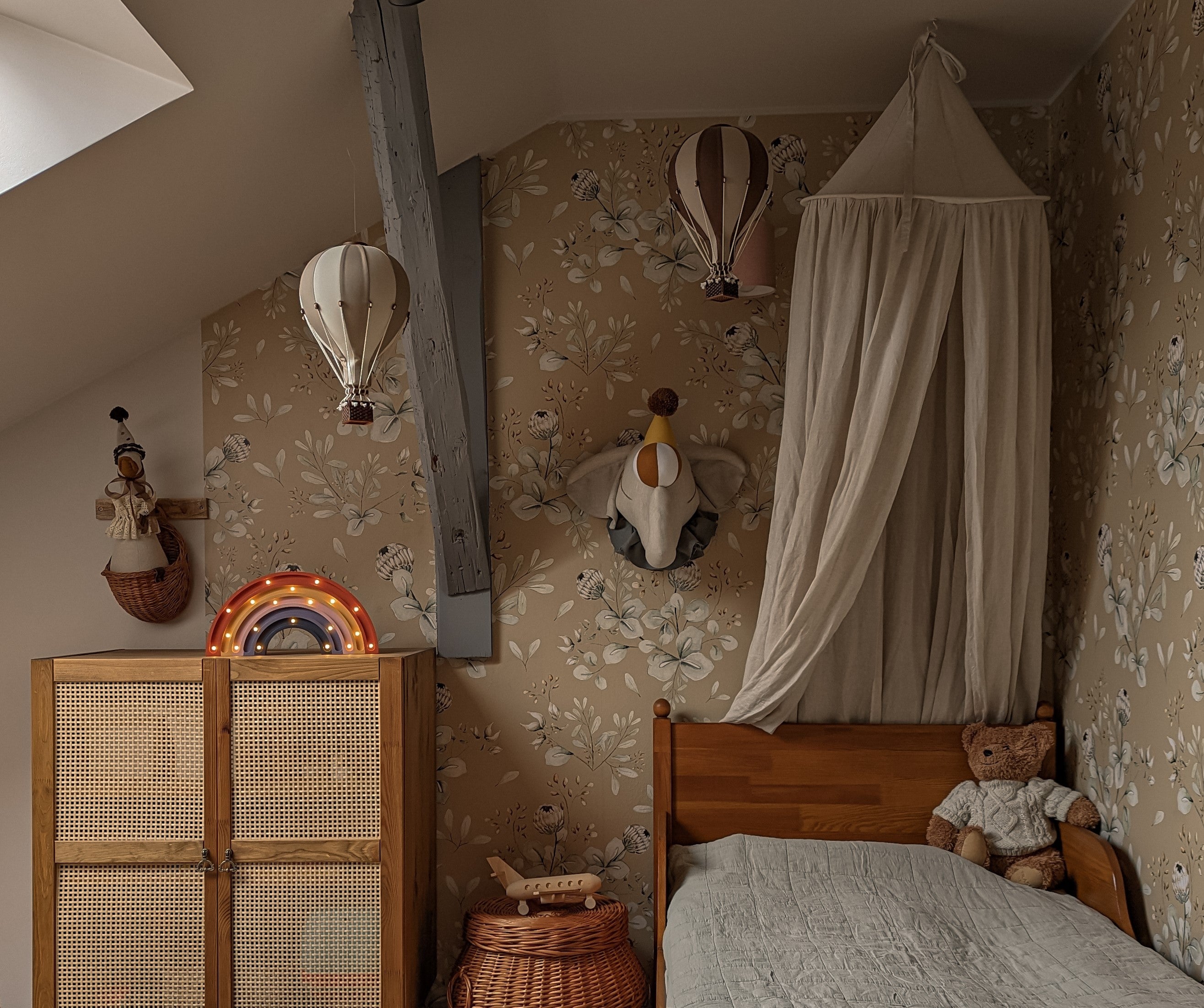 Pakabinamas dekoratyvinis oro balionas GOLD/BEIGE