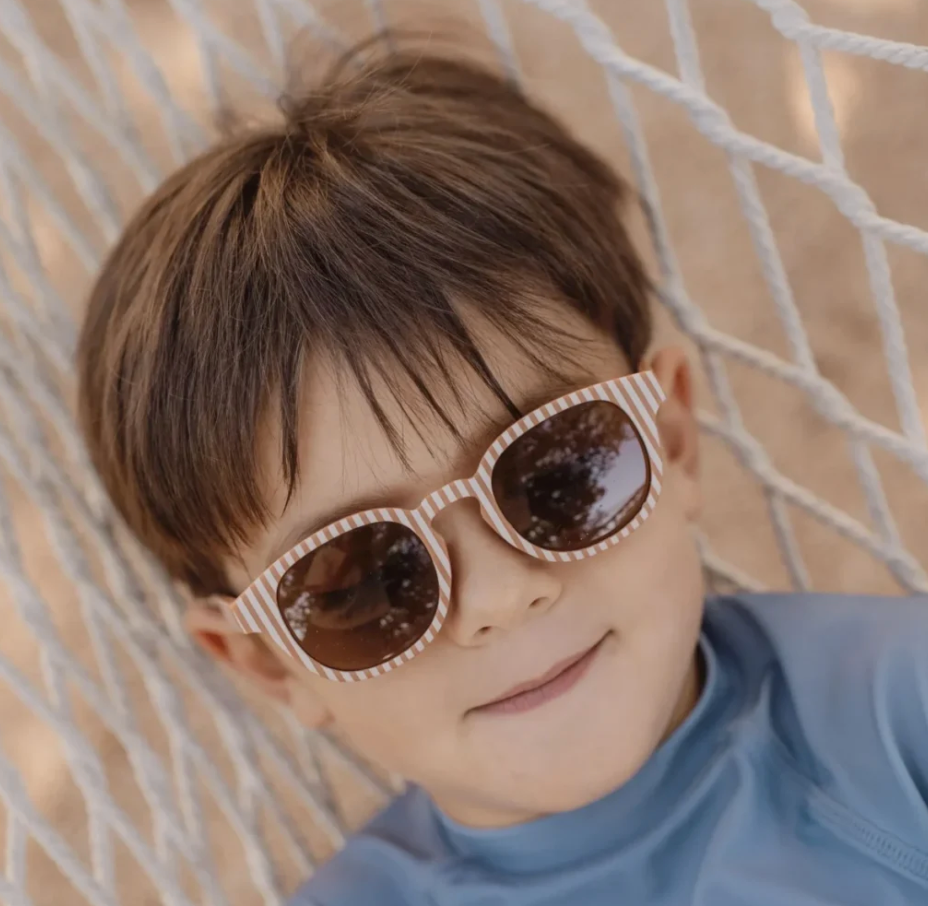 Little Dutch vaikiški akiniai nuo saulės „Ocean Brown Stripes“ | 2–5 m.