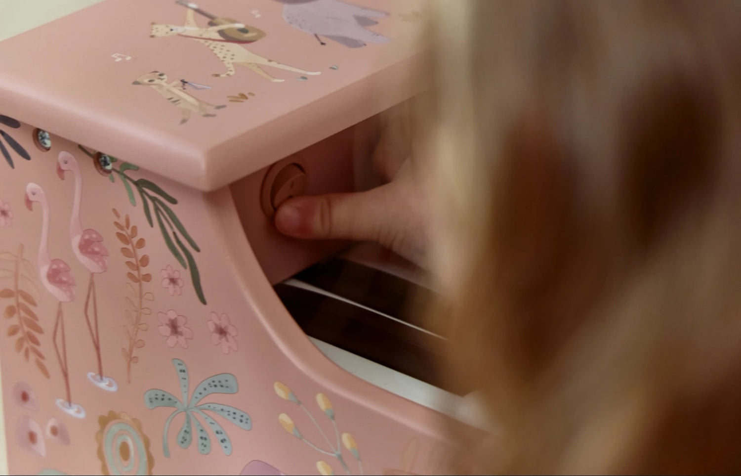 Little Dutch medinis pianinas „Safari Friends Pink“