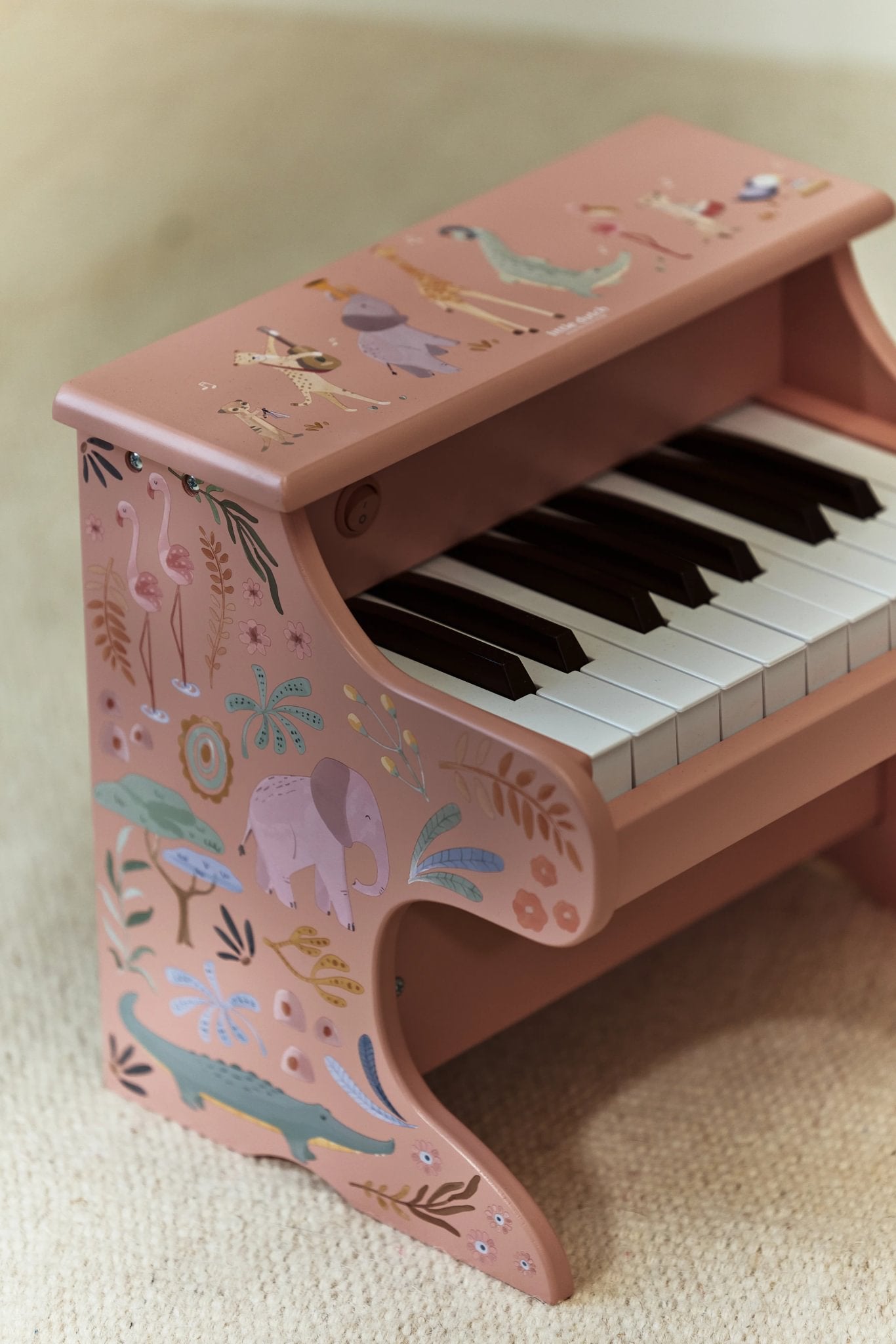 Little Dutch medinis pianinas „Safari Friends Pink“